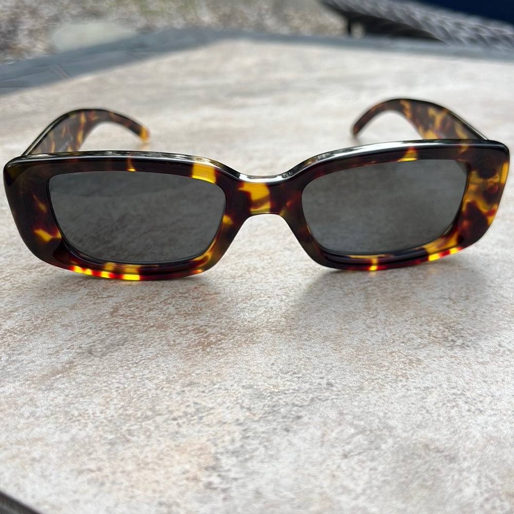 Gucci Rectangle Retro Sunglasses